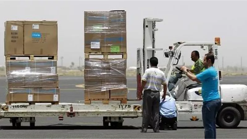 وصول أول طائرة إغاثية إماراتية إلى عدن