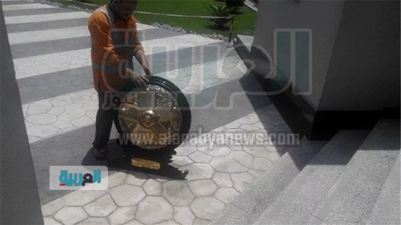 بالصور.. درع الدورى يصل إلي الجبلاية