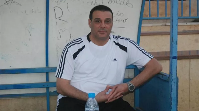 معسكر لـ 