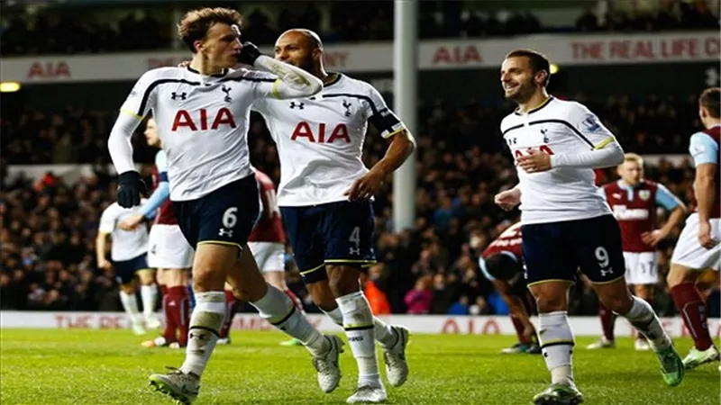 اليوم.. توتنهام المنتشي يواجه الجريح أستون فيلا في الدوري الإنجليزي