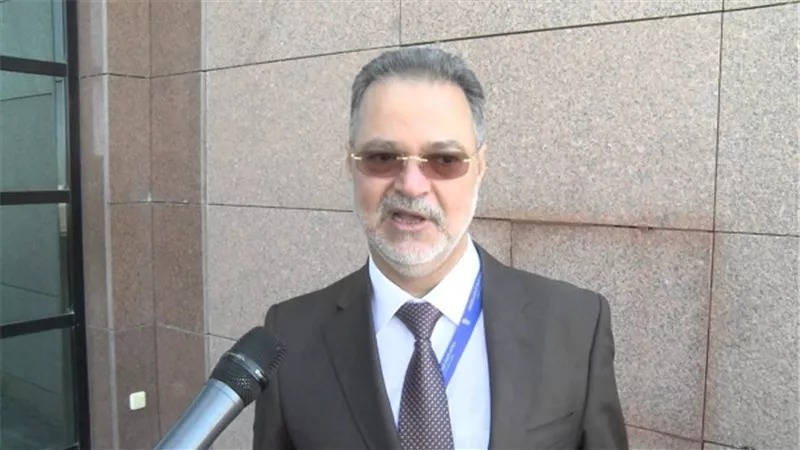 وزير الخارجية اليمني يجتمع مع المبعوث الأممي بالرياض