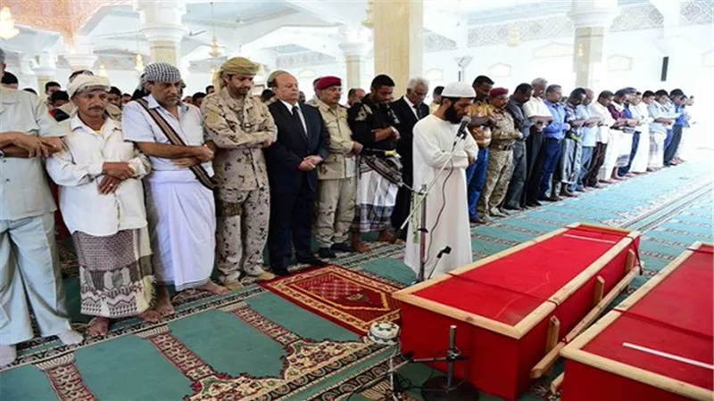 بالصور.. تشييع جنازة محافظ عدن بحضور الرئيس اليمني