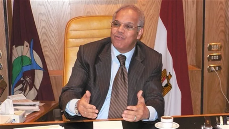 محافظ القاهرة يصرف نصف شهر لهيئة النقل بمناسبة المولد النبوي