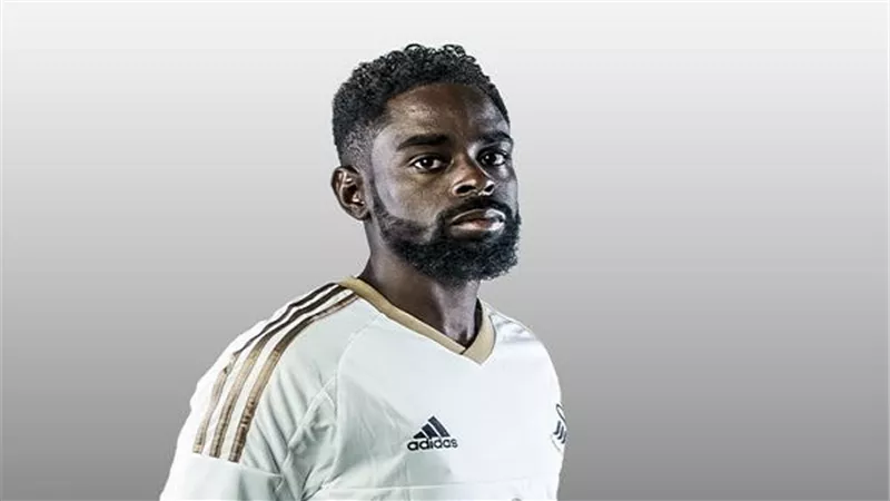لاعب ليستر سيتي: ينتظرون فشلنا.. ولكن طموحنا يصل لحدود السماء