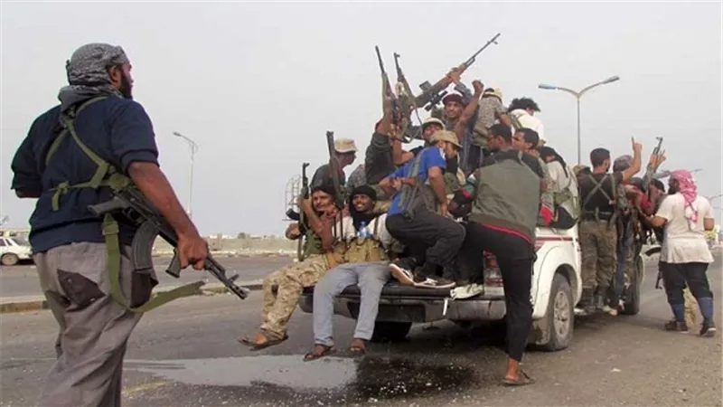 الجيش والمقاومة الشعبية يستهدفان تعزيزات للانقلابيين بـ