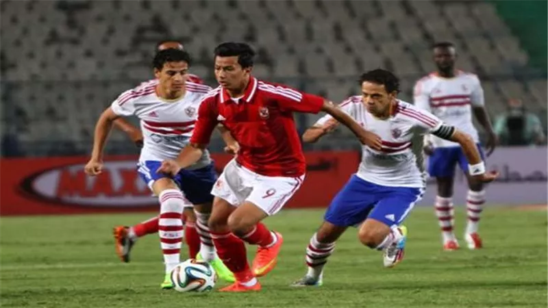 المسابقات تحدد ملعبي قمة الأهلي والزمالك