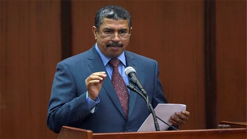 رئيس وزراء اليمن يستقبل المبعوث الأممي لبلاده والسفير الصيني