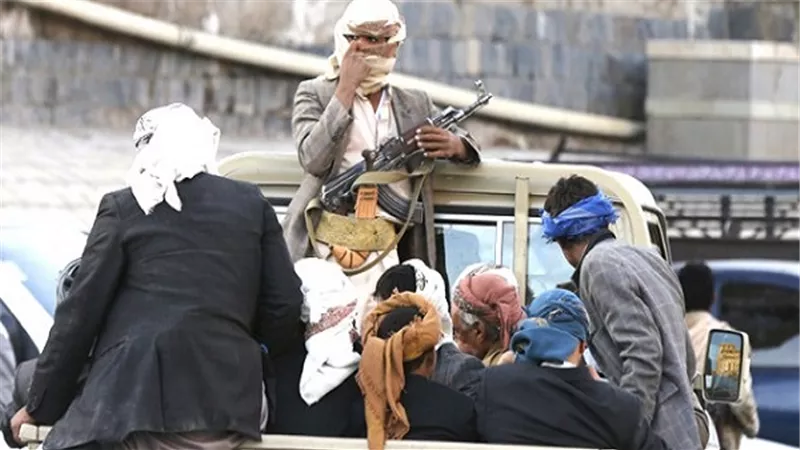  الحوثيون يصادرون 286 شاحنة مساعدات غذائية لتعز