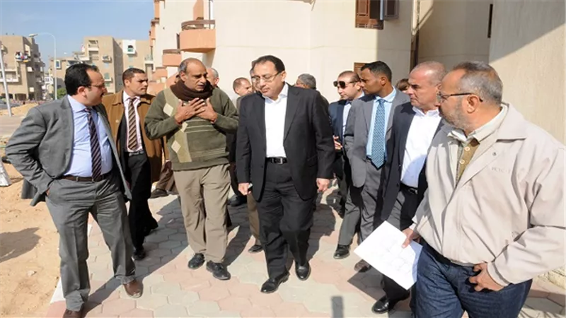 بالصور.. مدبولي يتفقد 
