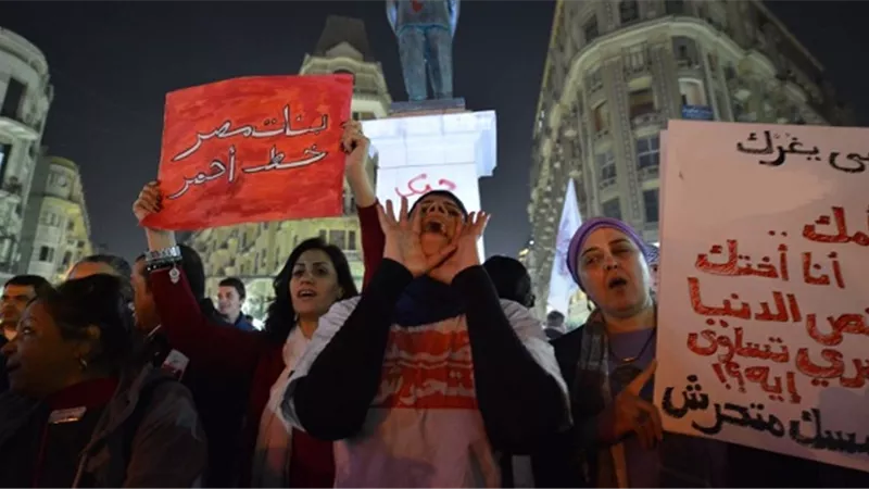 خريف المرأة في موجات الربيع العربي.. كشوف عذرية وتحرش واغتصاب.. و