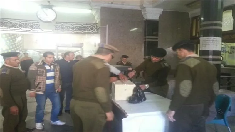 ضبط 189 بائع متجول وتنفيذ 52 حكم قضائى فى حملة مكبرة لشرطة النقل 