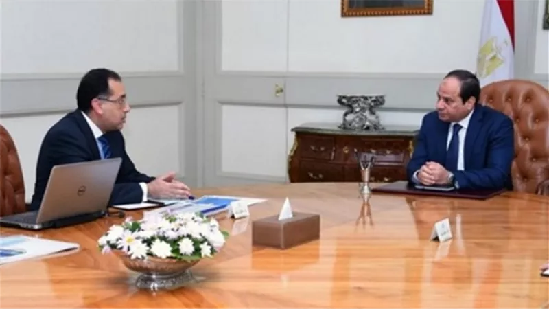 وزير الإسكان يُطلع السيسي على تفاصيل مشروعات الوحدات السكنية