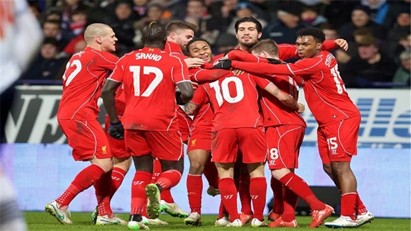 ليفربول يمطر شباك أستون فيلا بسداسية في البريميرليج 