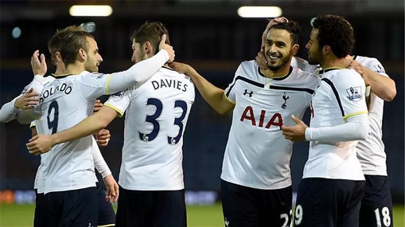 بث مباشر.. توتنهام يواجه فيورنتينا في الدوري الأوروبي