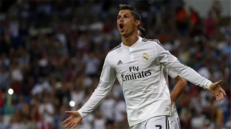 بالفيديو.. ريال مدريد يطرد روما 