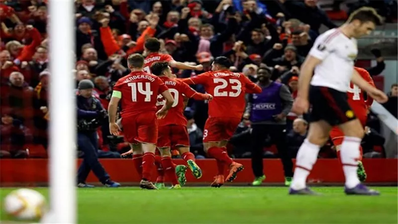 ليفربول يصعق مانشستر يونايتد بهدفين في الدوري الأوروبي