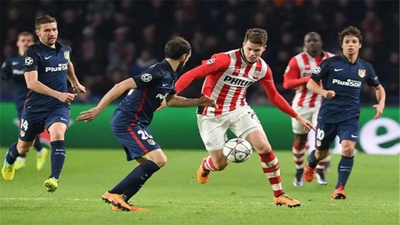 90 دقيقة تعادل سلبي بين أتليتكو مدريد وإيندهوفن