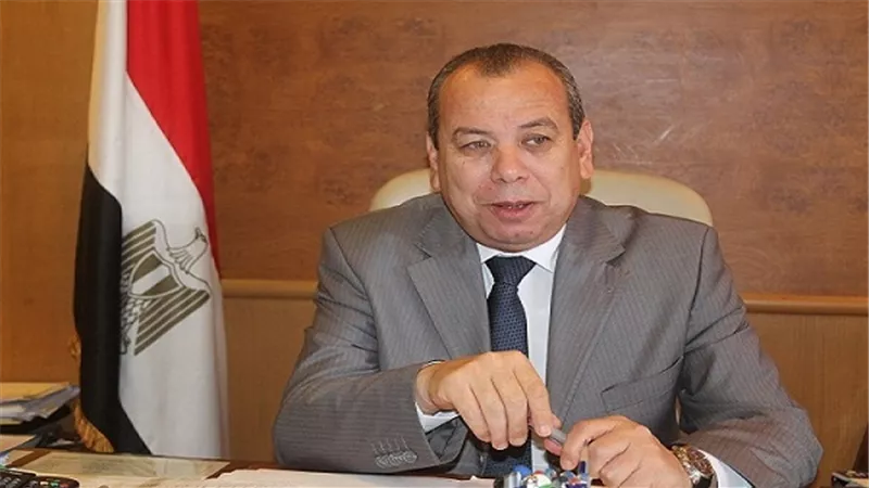 المحافظ يناقش أزمات شركات النظافة بـ