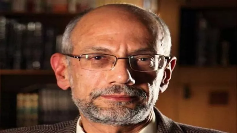 أيمن الصياد: 