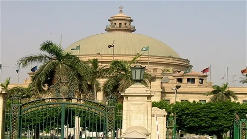 طالب بحقوق القاهرة: حفلات الجامعة عشوائية