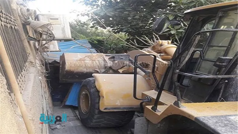 بالفيديو والصور.. محافظة القاهرة تزيل مخازن ومقاهي مخالفة بالمعادي