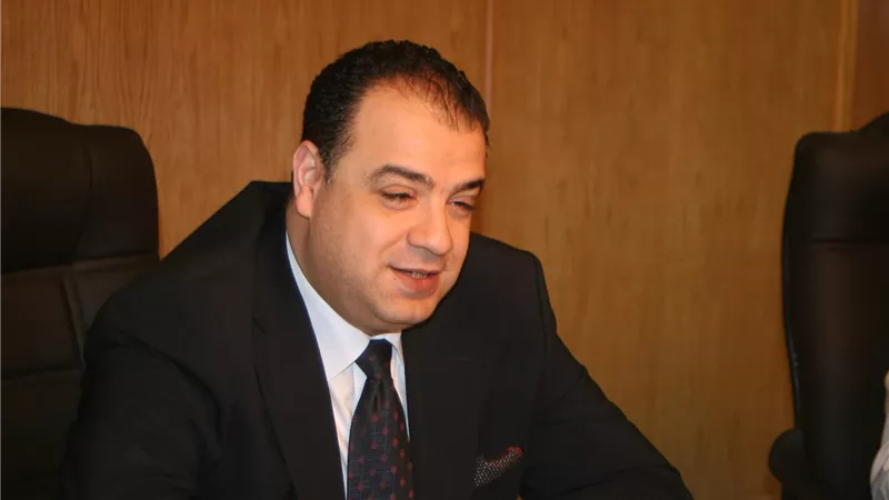 محافظ الفيوم يعتمد تثبيت 520 متعاقدًا بمشروع الخبز