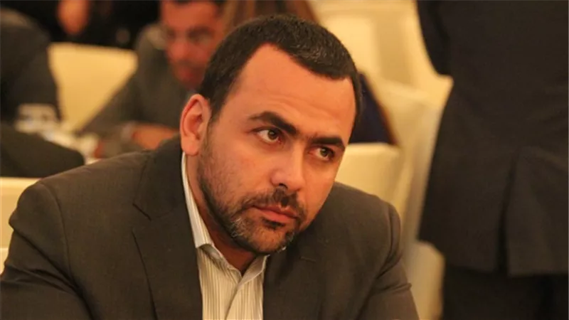 شائعات الإخوان لا تزال تلاحق يوسف الحسيني.. الإعلامي الجريء متهم بالهروب خارج البلاد