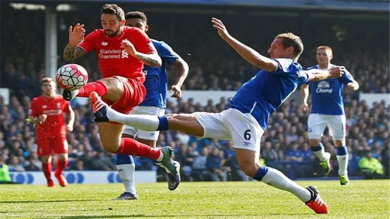 ليفربول يستضيف إيفرتون في ديربي الميرسيسايد