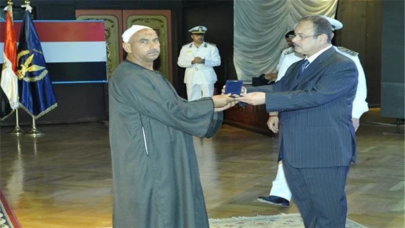 وزير الداخلية يكرم 137 من أسر شهداء الشرطة