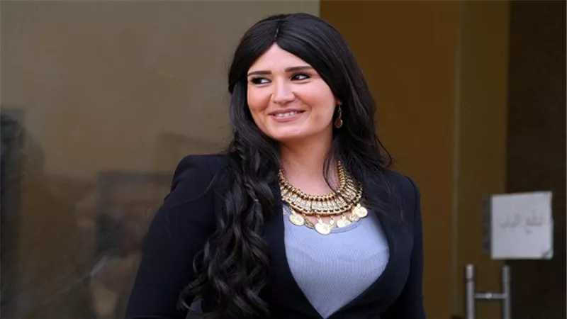 هنا شيحة عن 