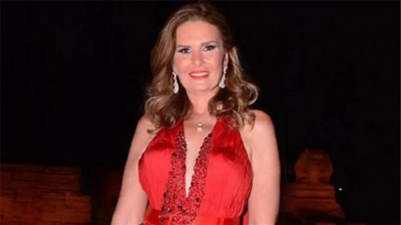 يسرا تسابق الزمن للحاق بـ