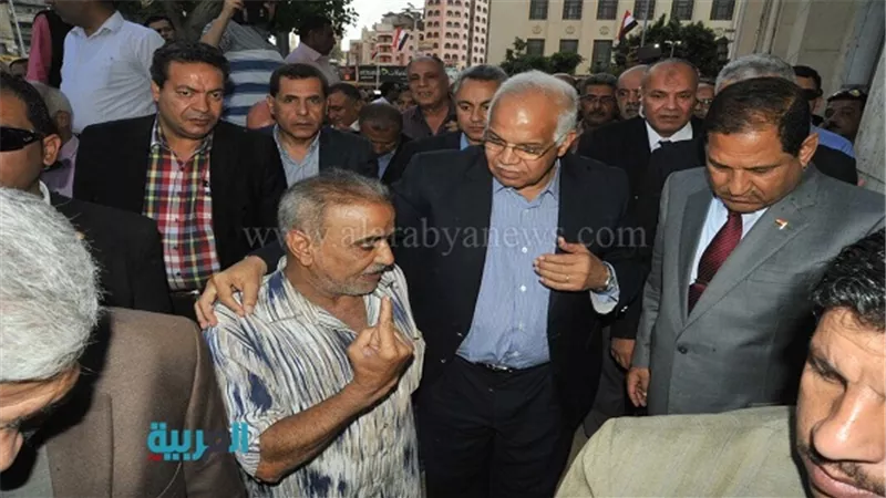 بالصور.. وزيرالنقل يتفقد محطة سكك حديد طنطا