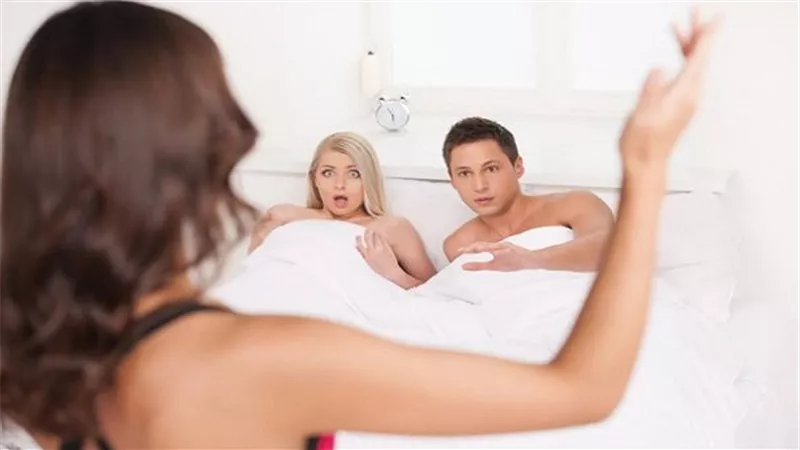 علامات تدل على خيانة زوجك