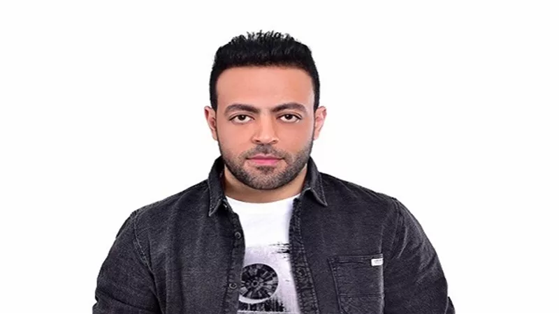 تامر عاشور يُحيي حفل تخرج طلاب 