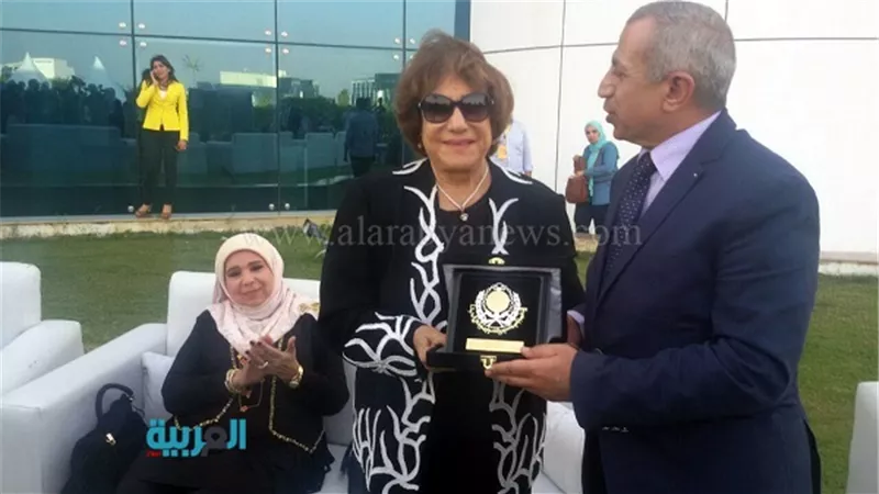 بالصور.. الأكاديمية العربية تكرم عددًا من رموز الفن خلال احتفال عيد الربيع