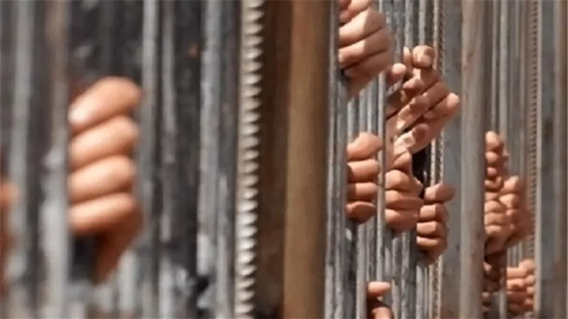 نيابة شبرا الخيمة تقرر حبس 3 نشطاء وتأمر بضبط 5 آخرين
