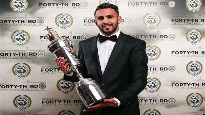 قبل تتويجه بجائزة أفضل لاعب بالبريميرليج.. قالوا عن محرز: مهمل ولكنه موهوب
