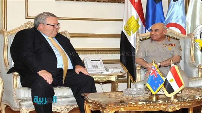 الفريق صدقي صبحي يلتقي وزير الدفاع النيوزيلندي