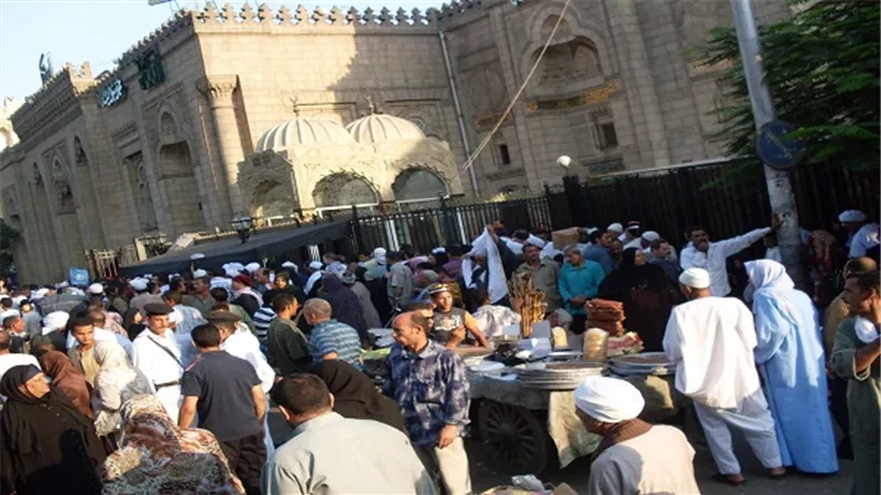 ننشر استعدادات القاهرة لاحتفالات السيدة زينب.. نائبة المحافظ: تشديد أمني وتجهيز المرافق والخدمات للمواطنين.. رئيس الحي: توفير الإنارة والتشجير والمياه والخيام
