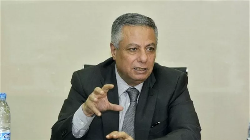 معاون سابق بـ