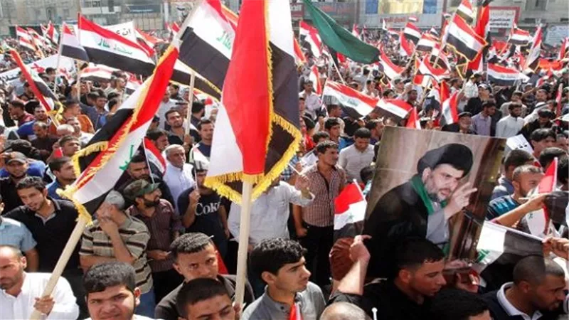 العراق.. إغلاق مداخل بغداد بالكامل بعد اقتحام أنصار الصدر للمنطقة الخضراء