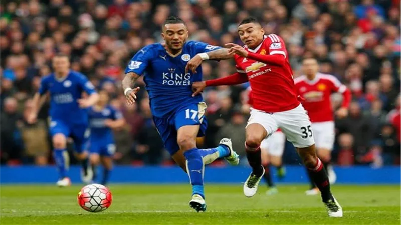 بالفيديو.. مانشستر يونايتد يؤجل تتويج ليستر سيتي بـ