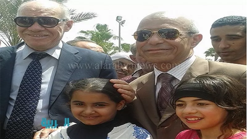 بالصور.. القائم بأعمال محافظ القاهرة يلتقط 