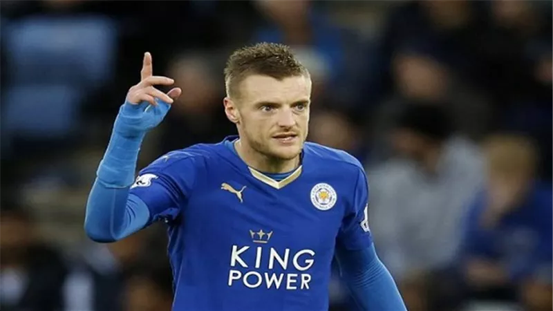 جمعية النقاد الرياضيين تختار فاردي أفضل لاعب بالدوري الإنجليزي