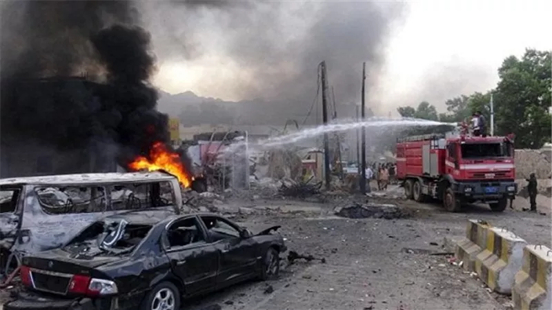 نجاة محافظ عدن ومدير أمنها من محاولة اغتيال بسيارة مفخخة