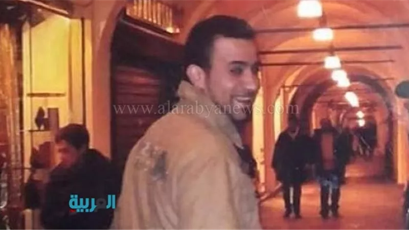أحد أقارب 