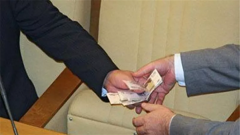 القبض على رئيس حي روض الفرج متلبسًا بتقاضي رشوة