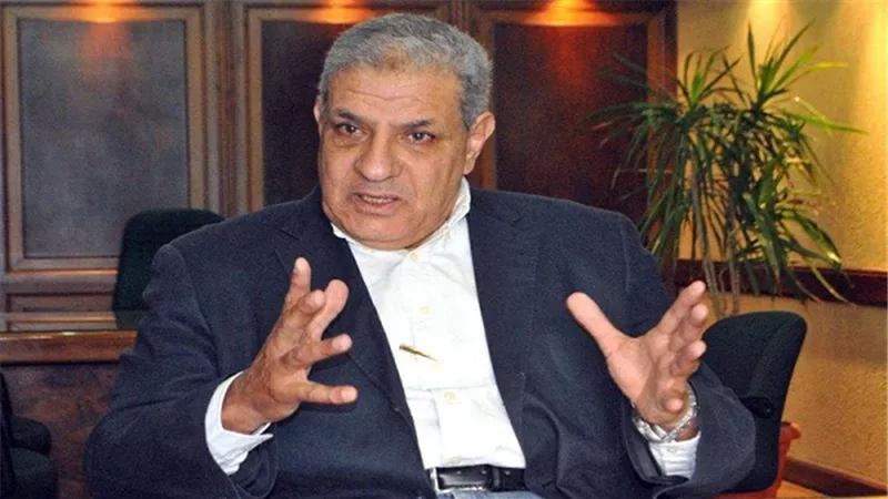 كبار رجال الدولة في عزاء والدة إبراهيم محلب 
