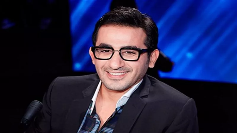 أحمد حلمي يشارك جمهوره على 
