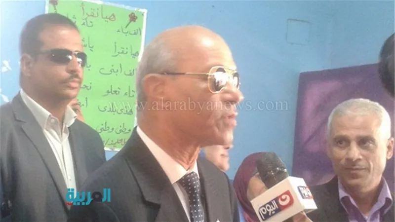 القائم بأعمال محافظ القاهرة لمدرسي 